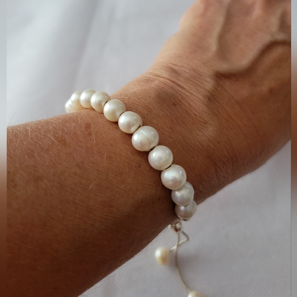 Elegant Faux Pearl Toggle Bracelet